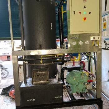 Menghitung konsumsi listrik mesin es